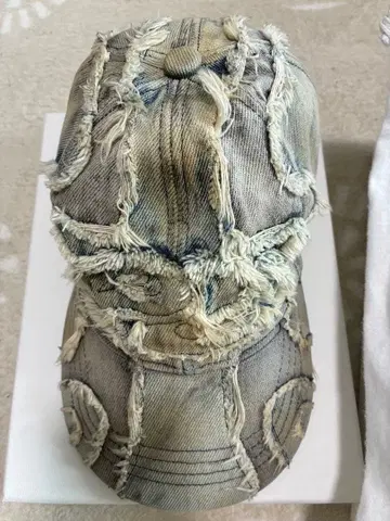 PERSONSOUL DISTRESSED DENIM BASEBALL CAP