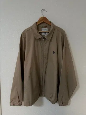새상품급 U.S. POLO ASSN. 베이지 단장 지퍼 자켓