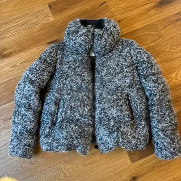 MONCLER 볼륨 다운 자켓 그레이 계열