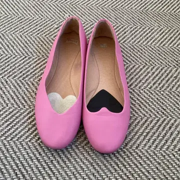 CAMPER 하트형 컷 아웃 플랫슈즈