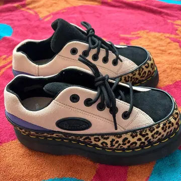 닥터마틴 BUZZ5 UK5 24CM