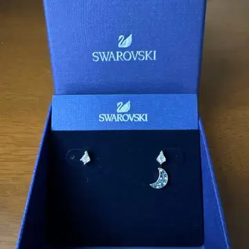 Swarovski 골드 귀걸이 (양쪽 귀용)