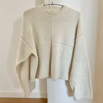 OUUR 아이보리 긴팔 니트 스웨터