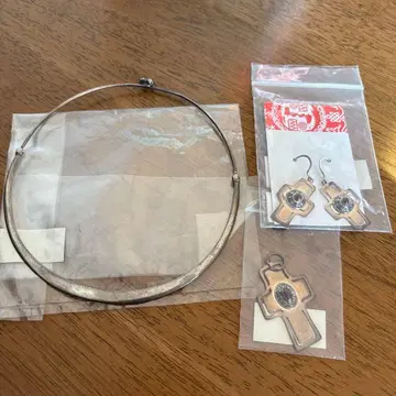 실버 목걸이와 십자가 귀걸이 세트