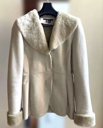 ZARA 아이보리 무스탕 자켓