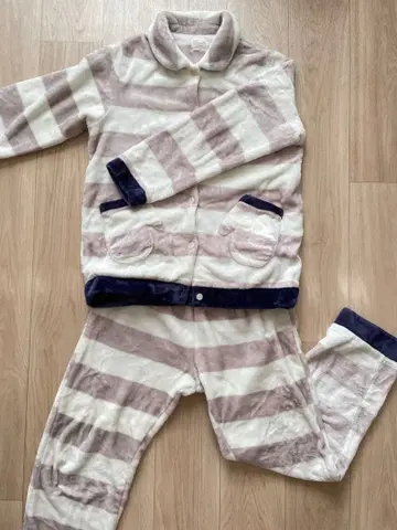 여성용 룸웨어 복슬복슬 파자마 M~L 사이즈