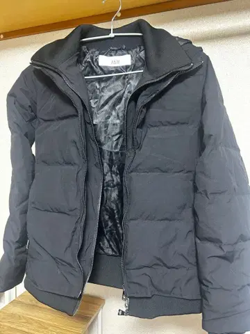AKM 블랙 다운 자켓