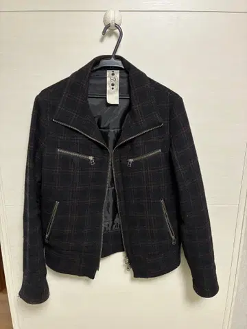 남성용 울 혼방 캐주얼 자켓 비비안에서 산 것 같아