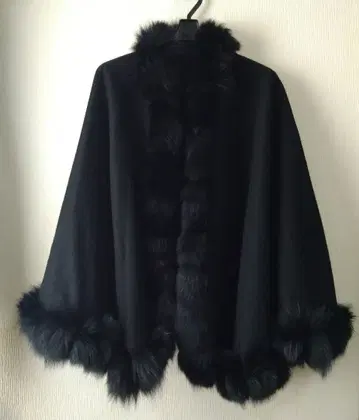 블랙 퍼 케이프 코트