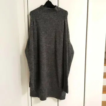 프리즈마트 롱 그레이 터틀넥 니트 스웨터