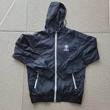 나일론 자켓 후드 부착 블랙