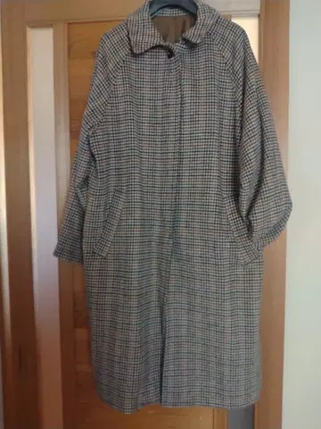 체크 무늬 롱 코트