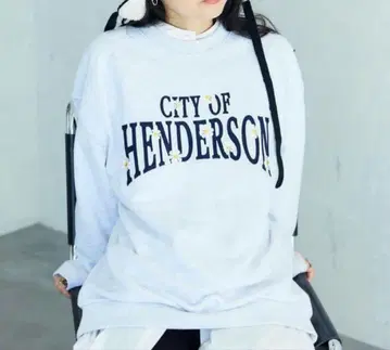 [ 미사용 새상품 ] FREAK'S STORE 맨투맨 그레이 데이지 자수