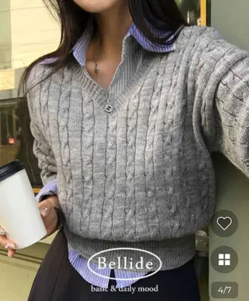 BY BELLIDE 그레이 V넥 스웨터