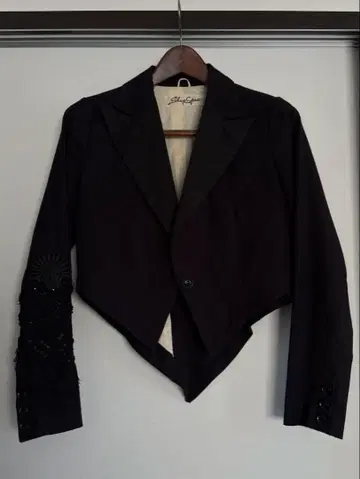 레어 공유 spirit share 테일러드 자켓 자수