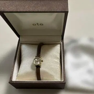 ete 브라운 가죽 아날로그 시계
