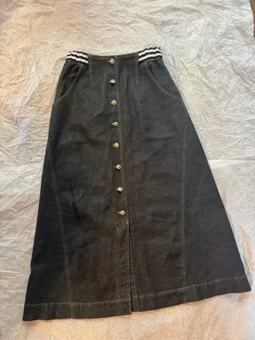 보더스 앳 발코니 데님 스커트 36