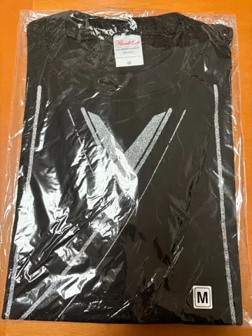 미개봉 렉시 실버 라메 하카마 T셔츠 M 사이즈