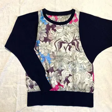 츠모리치사토 꽃무늬 스웨터 풀오버 루즈핏 니트