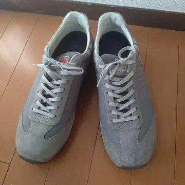 패트릭 그레이 스니커즈