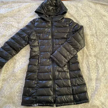 후드 부착 블랙 롱 다운 자켓