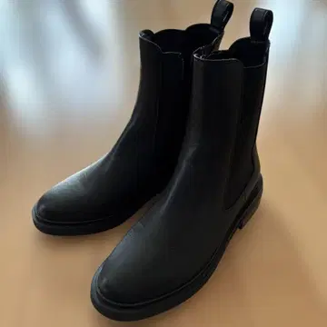 오데뜨 앤 오딜 블랙 부츠 23.0