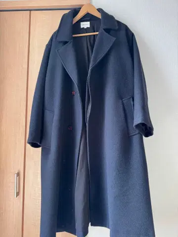 에마 로즈 체스터 코트