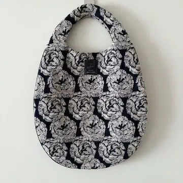 미나 페르호넨 egg bag / flair 플레어 네이비