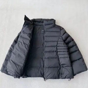 현행 DUVETICA DWYN 다운 자켓 블랙 사이즈42