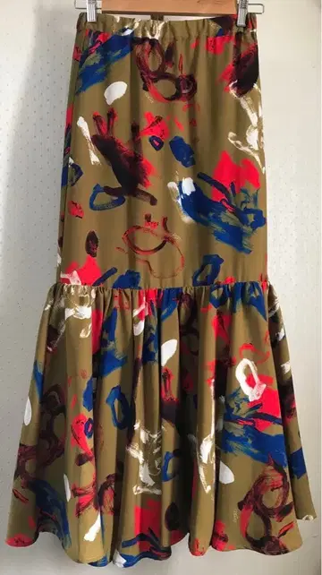 하자품! UN3D. 아츠리도 페인트 아트 플레어 스커트