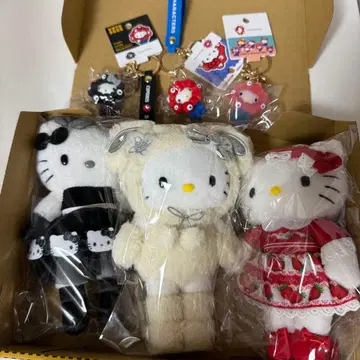 산리오 키티 마스코트 한정판 미야쿠미야쿠 키링 흑백 블랙