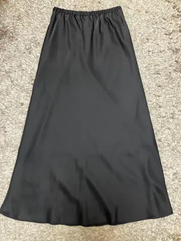 나노 유니버스 새틴 스커트 블랙