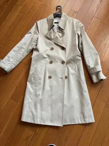 23구 베이지 더블 브레스트 트렌치코트 38