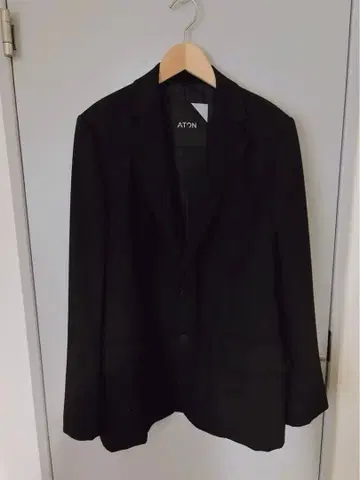 ATON 블랙 테일러드 자켓