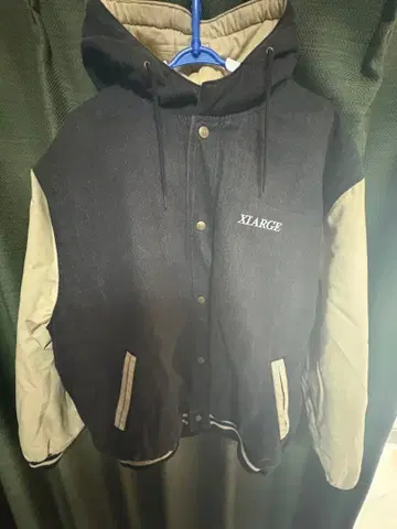 XLARGE 후드 부착 점퍼 M 사이즈 블랙/베이지