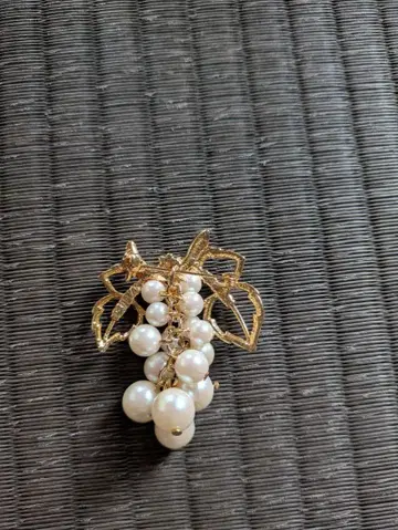 엘레강트한 골드 펄 브로치