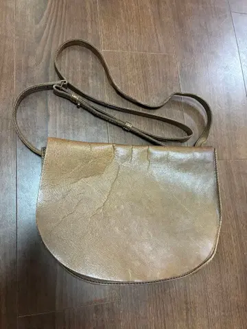 리제타 브라운 가죽 숄더백