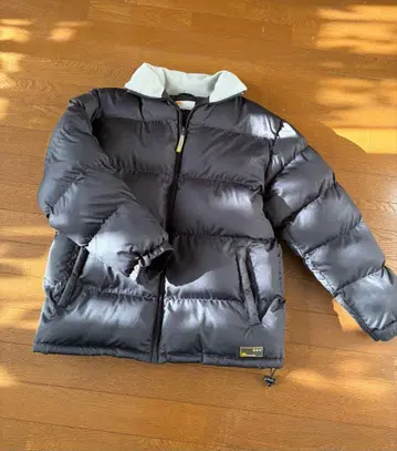 Hh 블랙 다운 자켓 M 사이즈