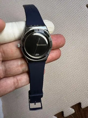 작동품 SWATCH SIWSS MADE 블랙 아날로그 시계 실리콘 밴드