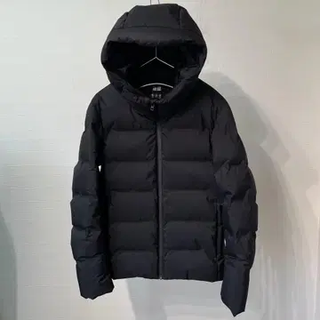 유니클로 심리스 다운 후드티 블랙 S 사이즈