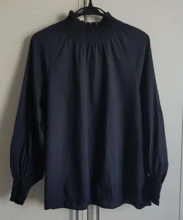 유나이티드 애로우즈 셔링 넥 긴팔 블라우스 코튼 실크