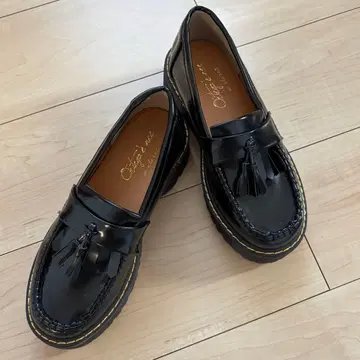 [ 익명 배송 ] 새상품급 통굽 태슬 로퍼 블랙