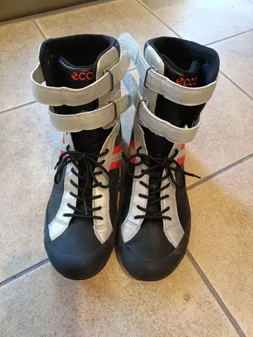 [ ecco ] 하이컷 가죽 부츠