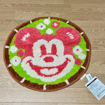 디즈니 리조트 랜드의 미키 꽃밭 디자인 라운드 매트