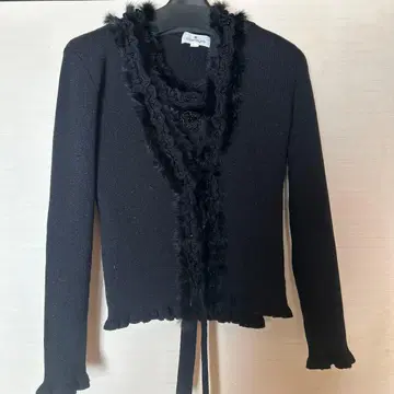 퍼 달린 블랙 앙상블 (니트, 가디건)