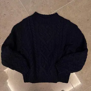 [ 새상품급 ] spick&span 네이비 케이블 니트 스웨터