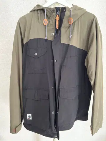 CHUMS 마운틴 후드티 카키/블랙