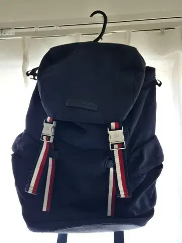 TOMMY HILFIGER 네이비 백팩