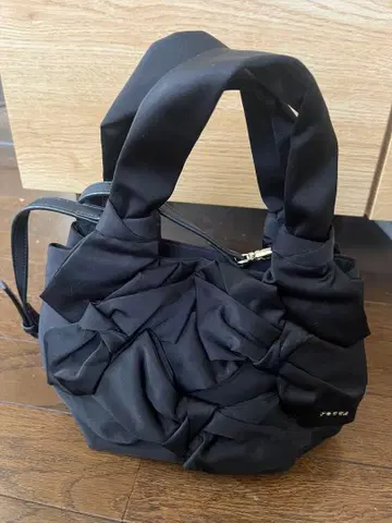 TOCCA 블랙 토트백 새상품급