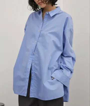 라이트 블루 오버 사이즈 셔츠